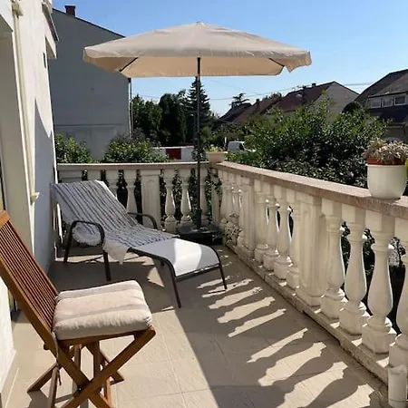 Lovely Flat With Large Terrace Apartment *