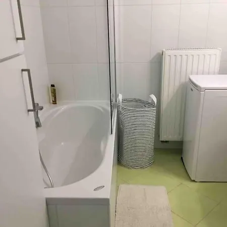 Lovely Flat With Large Terrace Lejlighed