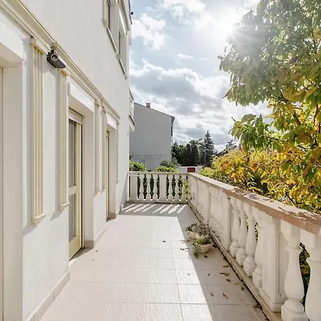 Lovely Flat With Large Terrace Lejlighed *