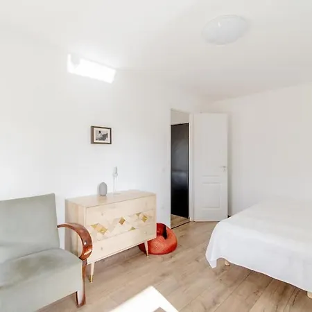 Apartment Lovely Flat With Large Terrace *