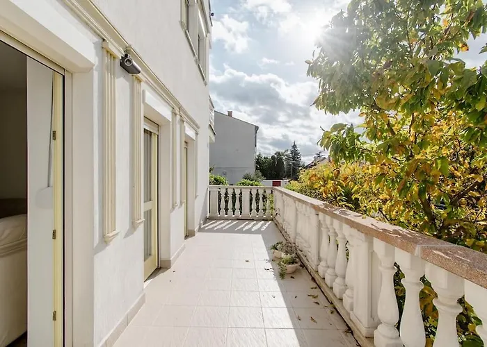 Lovely Flat With Large Terrace Apartmán *